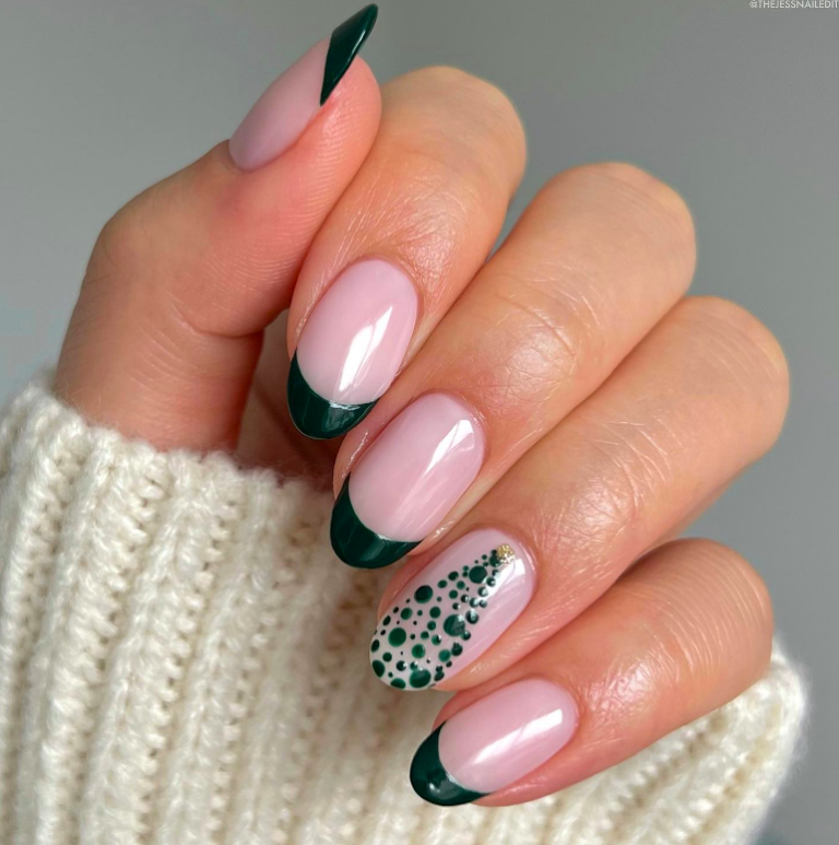 30+ Adorable Green Christmas Nails For The Season!